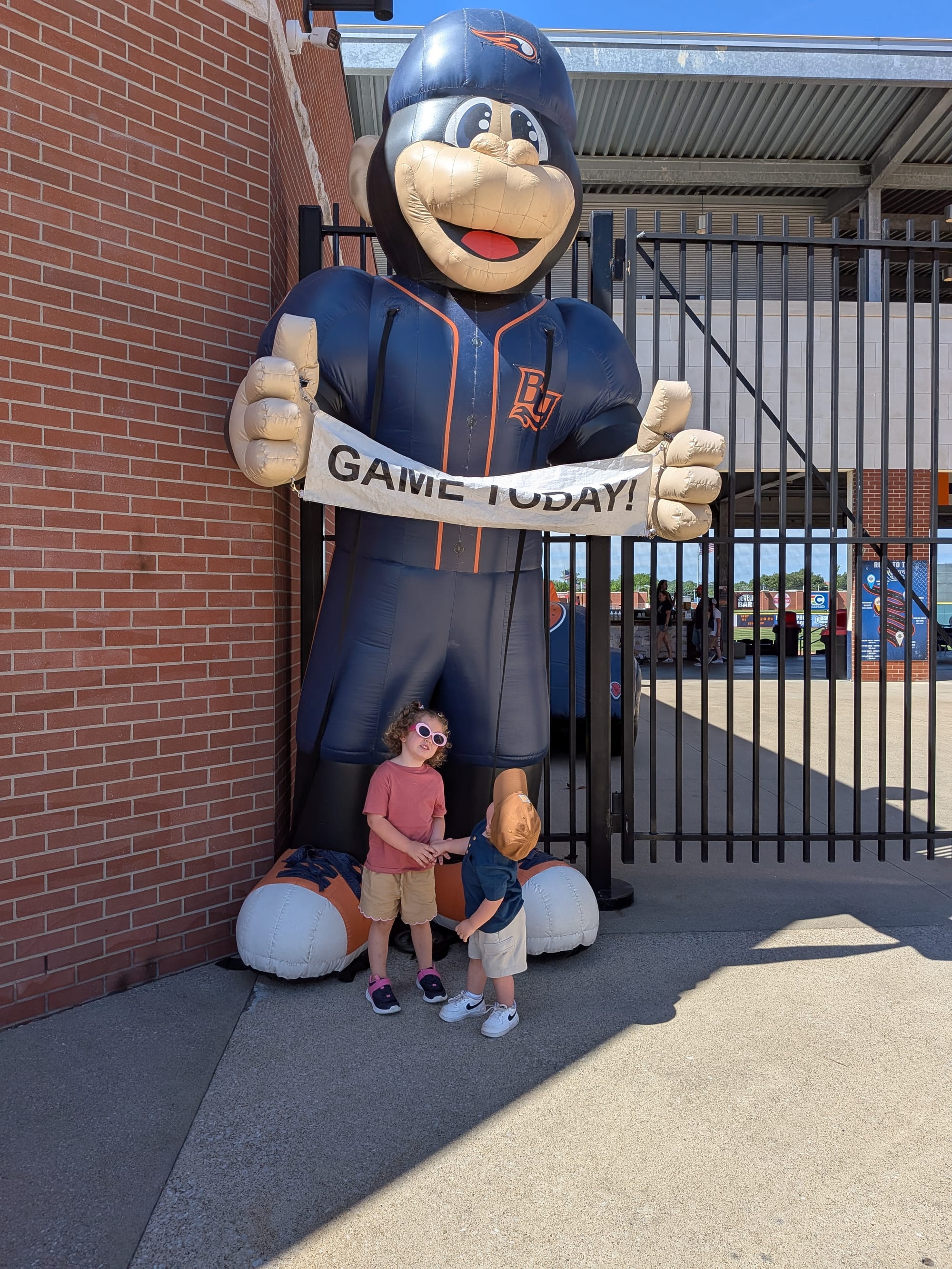 The kids first baseball game ⚾