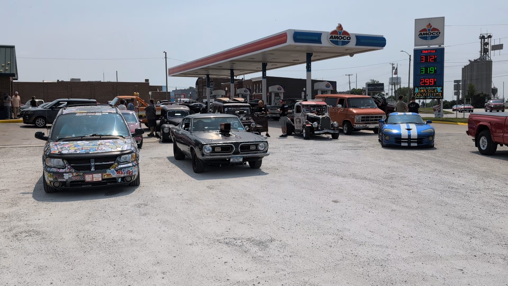 Quick video of a typical power tour gas station stop